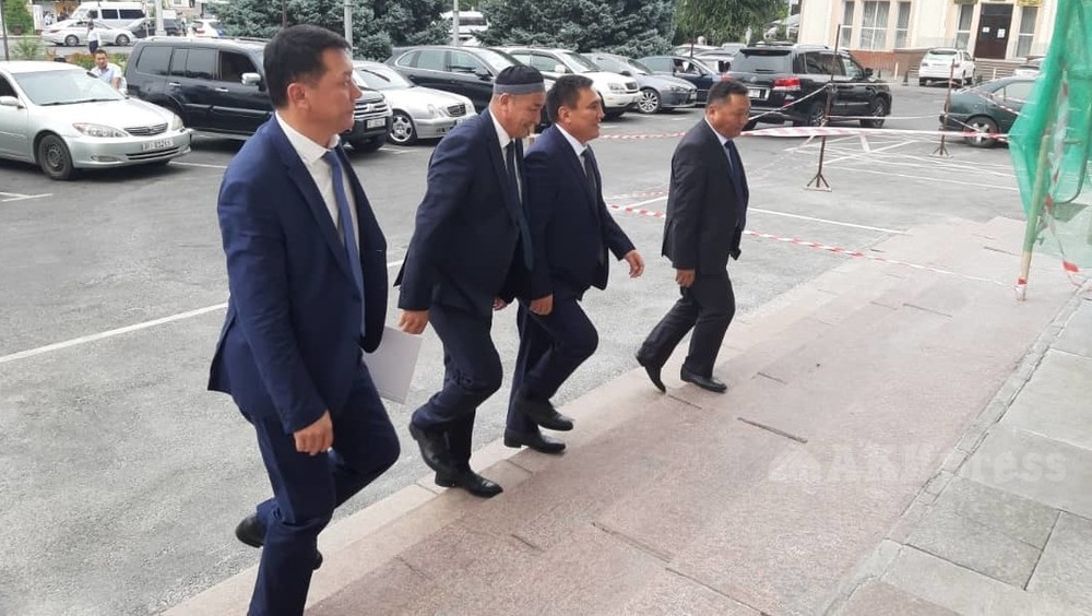 Таалайбек Сарыбашов прибыл в мэрию Бишкека