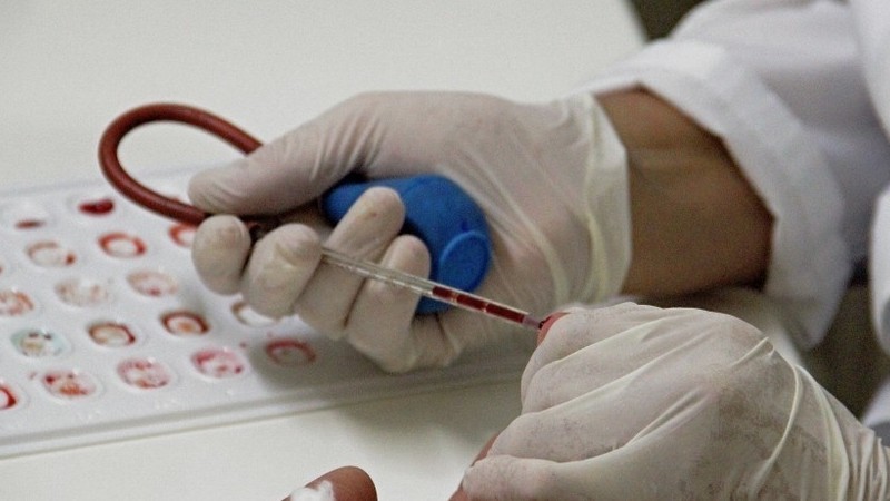 Врачи получают процент. Центр крови Бишкек. Бизнес на крови. Коронавирус Лог. Тест на группу крови лаборатория Бонецкого.