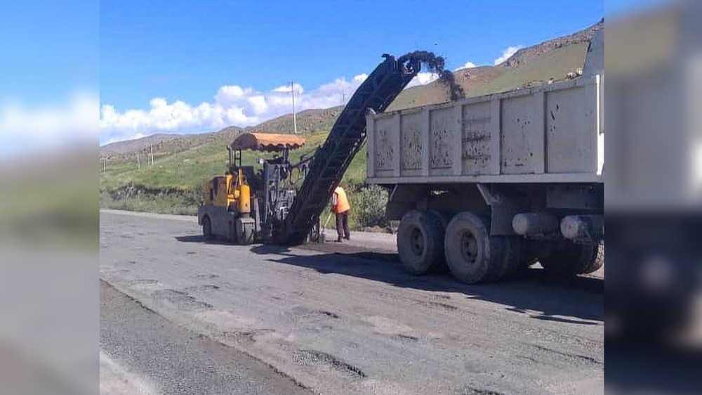 Ямочный ремонт на автодороге Суусамыр—Талас—Тараз