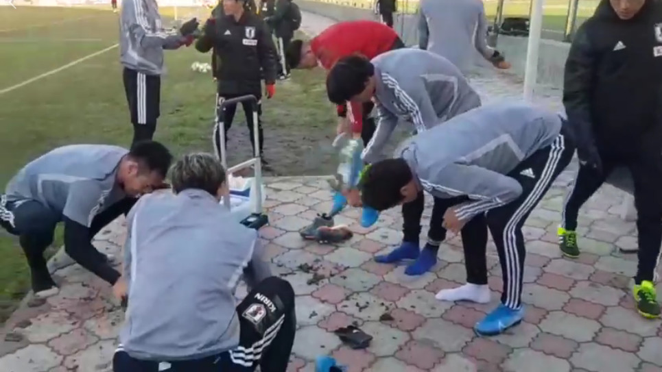 Сборная Японии по футболу в Бишкеке