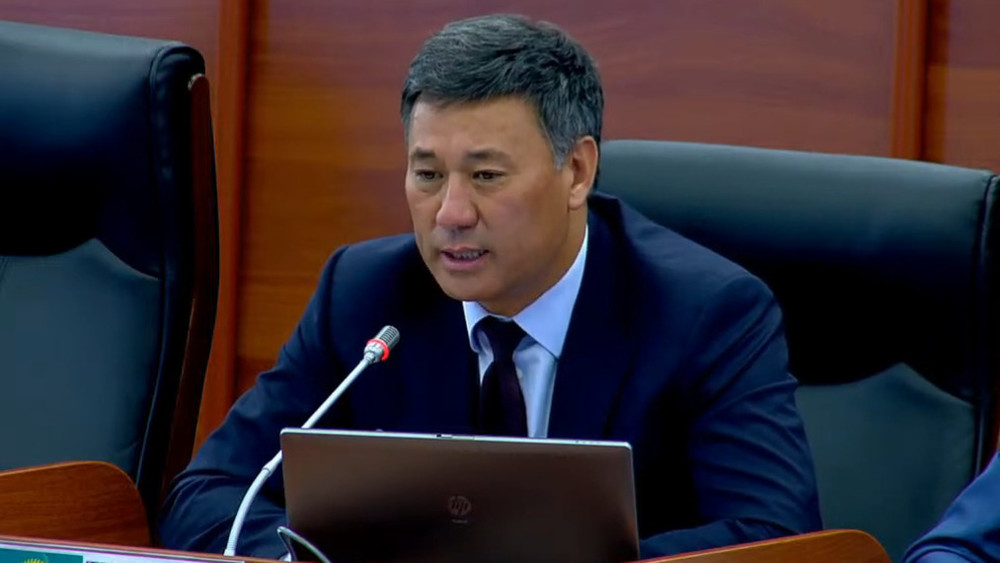 Депутат Азизбек Турсунбаев