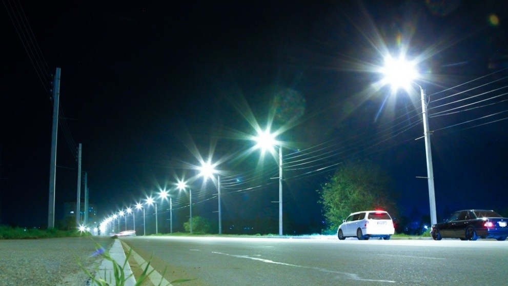 На некоторых улицах Бишкека установят 1,5 тыс. новых светодиодных ламп