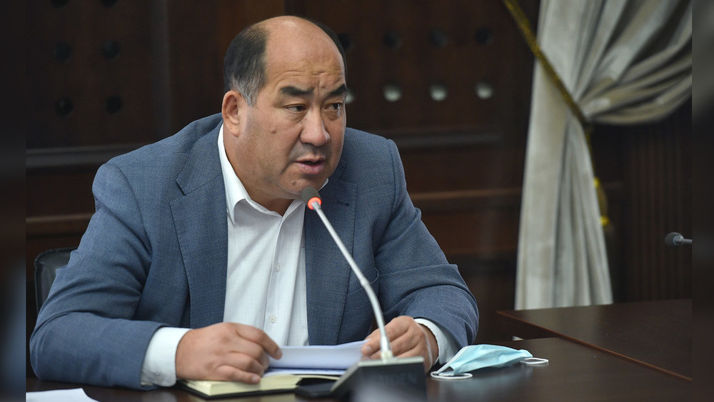 Министр образования и науки Каныбек Исаков