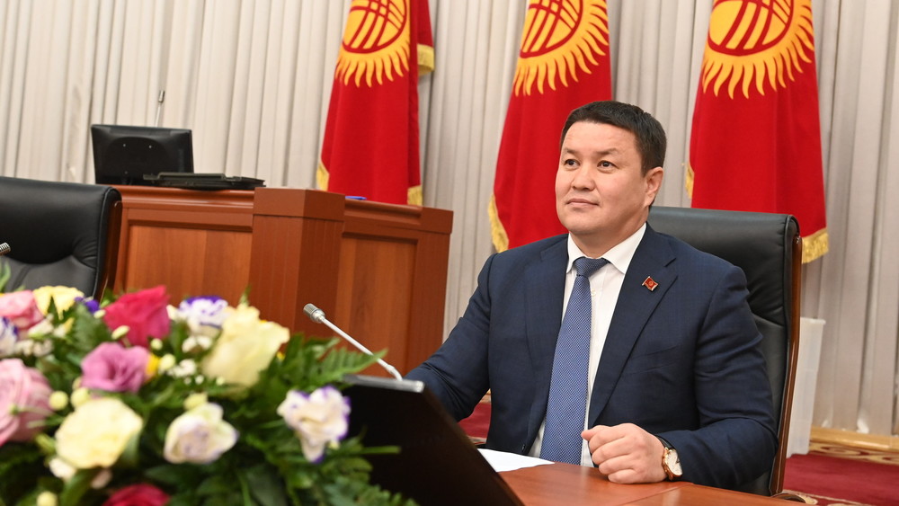 Спикер ЖК Мамытов поздравил кыргызстанцев с праздником Орозо айт