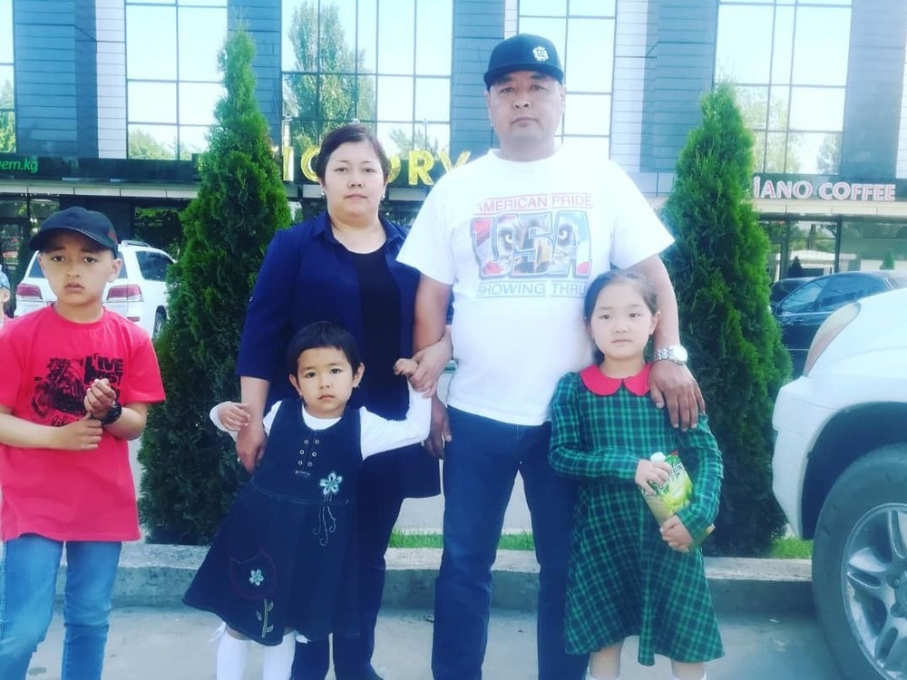 Улан Ыктыбаев с семьей