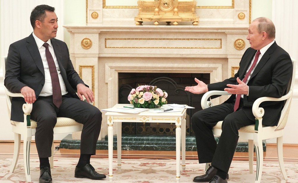 "В целом у нас отношения развиваются позитивно". Путин и Жапаров провели встречу после саммита ОДКБ в Москве