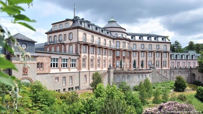 Замок-отель Бюлерхёе вблизи Баден-Бадена - памятник национального значения. Принадлежит дочери и зятю Нурсултана Назарбаева