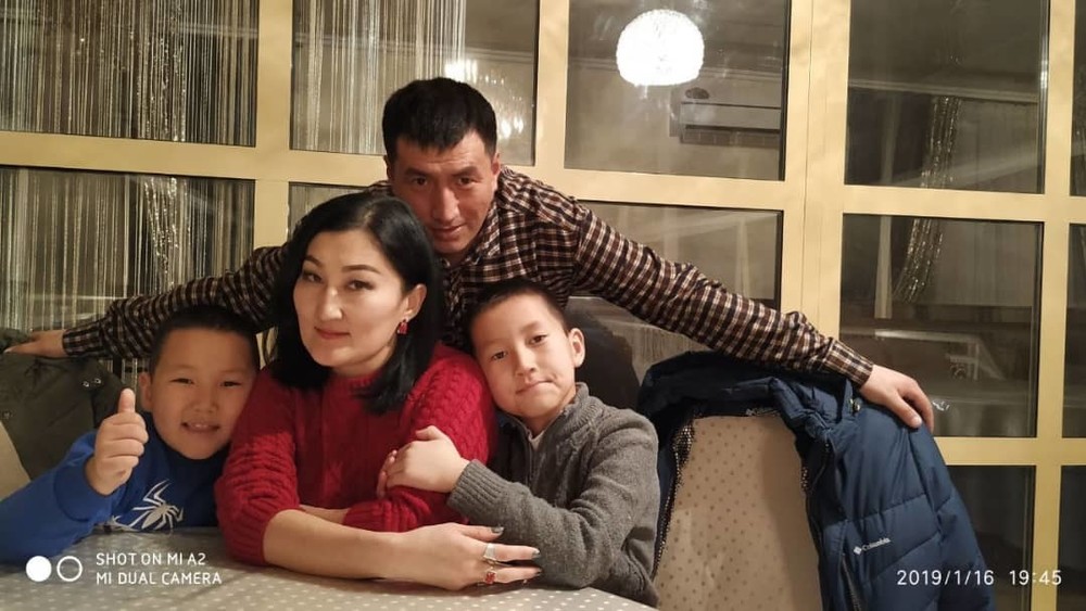 Рахат Жусупбекова с семьей