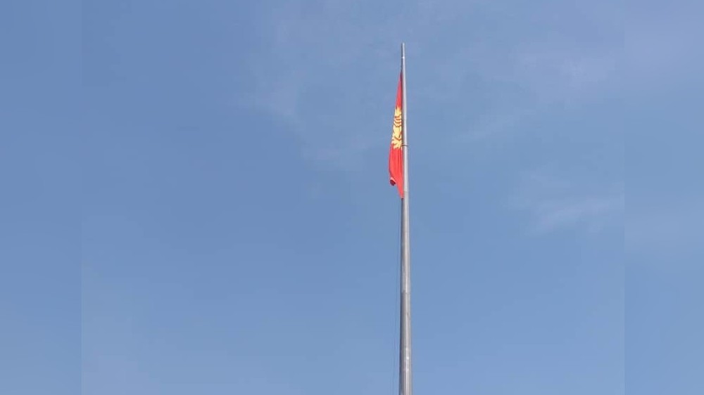 Флаг на горе Боз-Болток / 9 марта 2020 года