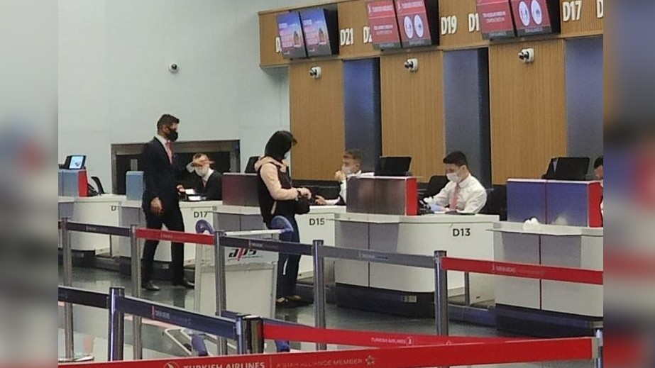 Кыргызстанцы в аэропорту Стамбула