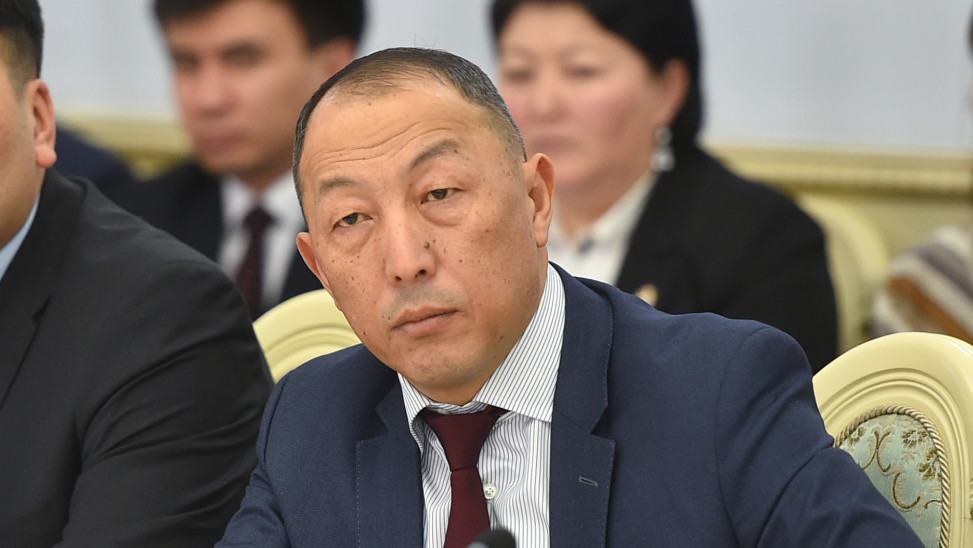 Министр юстиции Аяз Баетов, министр энергетики Доскул Бекмурзаев