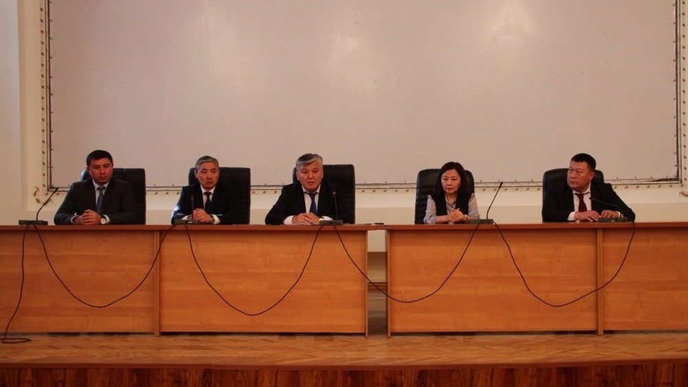 (слева-направо) Р.Татиков, А.Бакетаев, А.Кожошев, Ж.Дуйшеева, М.Аттокуров