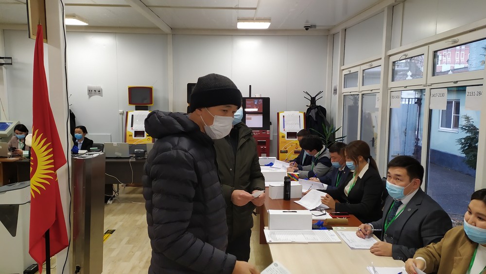 В трех городах России завершились выборы депутатов Жогорку Кенеша