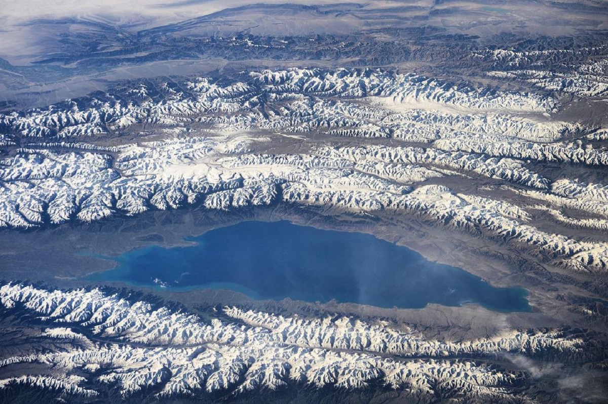 Озеро Иссык-Куль с космоса