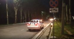 Патрульная машина припаркована в неположенном месте на проспекте Айтматова. Видео