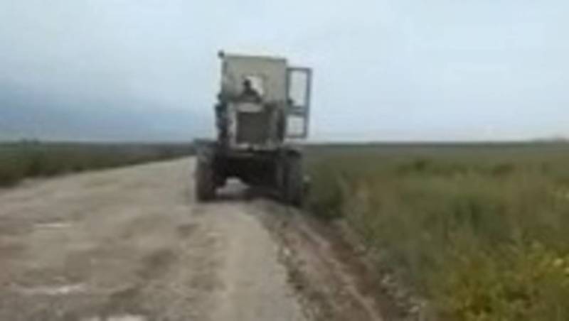 Житель Ат-Башинского района жалуется на состояние дороги. Видео
