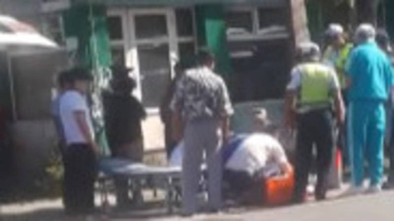 В Бишкеке на ул.Ахунбаева сбили пешехода, - очевидец