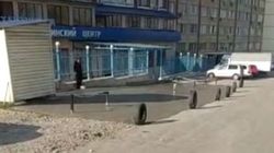 Законно ли медцентр на ул.Т.Айтматова огородил муниципальную парковку? - горожанин