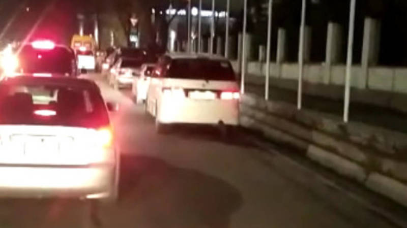 Бишкекчанка просит запретить парковаться на Рыскулова перед Фучика. Видео