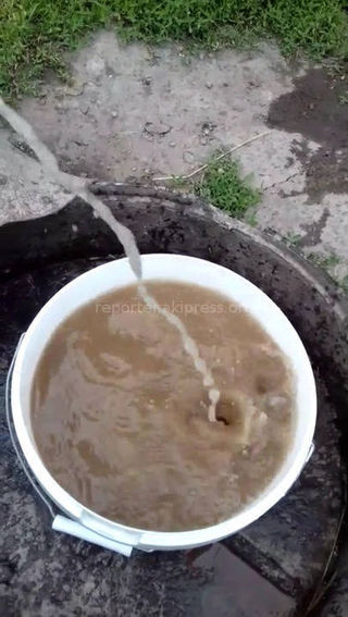 В селе Кара-Жыгач течет грязная вода, - местный житель (видео)