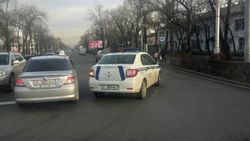 Машина патрульной милиции сбила женщину в Бишкеке, - очевидец