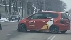 «Фит» «Яндекс Gо» попал в ДТП. Видео с места аварии