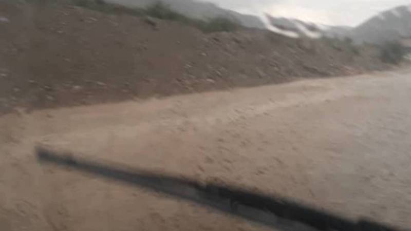 На автодороге Ош-Иркештам сильный дождь, - очевидец (видео)