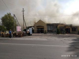 В Ивановке горит кафе <i>(фото, видео)</i>