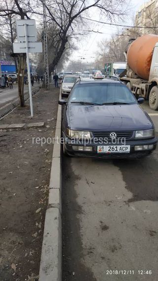 Абдрахманова-Московска 08KG261ACP парковка за стоп линией