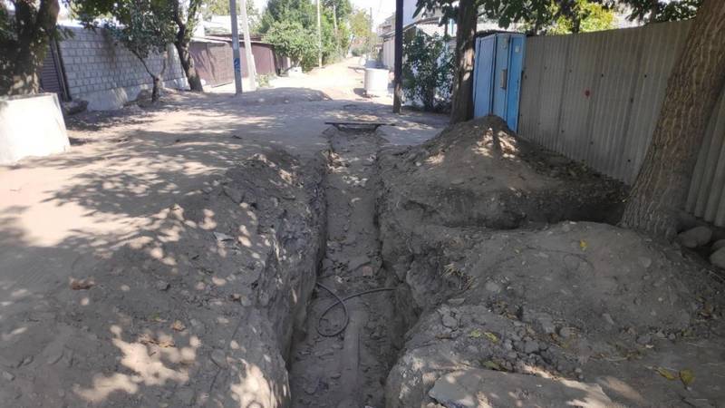 Когда на ул.Крымской закончат работы по прокладке канализации? Фото горожанки