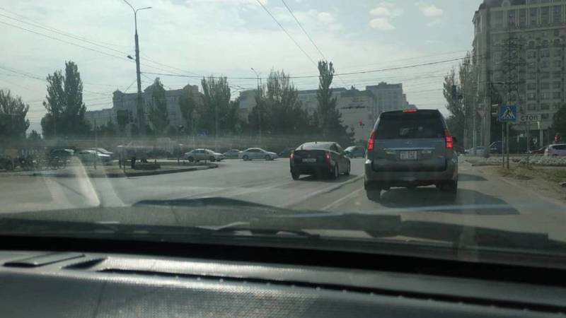 На Сухэ-Батора-Токомбаева отсутствуют дорожные знаки