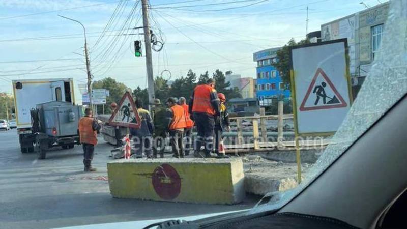 В «Бишкектеплосеть» рассказали, когда закончат ремонт дороги по Жукеева-Пудовкина