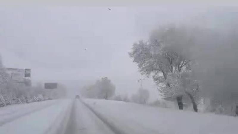 Видео — В Чолпон-Ате выпал снег