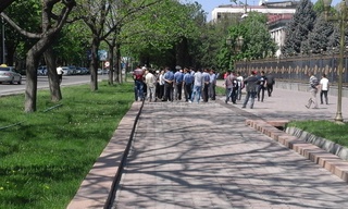 Кыргызский менталитет, проводить краткосрочные митинги, - читатель <b><i>(фото)</i></b>