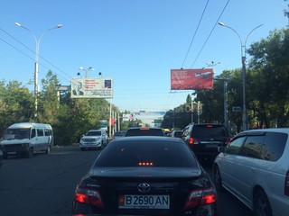 На перекрестке пр.Мира и ул.Ахунбаева из-за нового светофора образовалась пробка, - горожанин <b><i>(фото)</i></b>