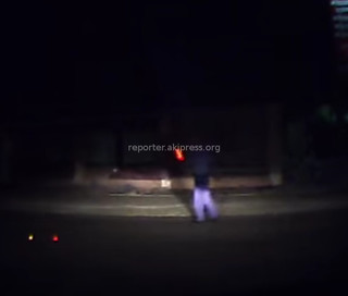 Начата служебная проверка по видео, где мужчина, представившийся сотрудником УПМ, скрылся после звонка водителя в милицию