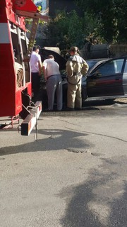 В Оше на ул.Моминова в автомобиле произошел взрыв, - очевидец <i>(фото) </i>