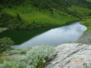 Фотодосье городов и красивых мест Кыргызстана. Озеро Бөрүлү-Көк-Көл в Сокулукском ущелье