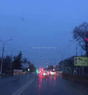 На центральных улицах Бишкека вечером не было освещения, - читатель (фото)