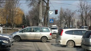 Читатель просит починить пешеходный светофор на Абдрахманова-Фрунзе (фото)