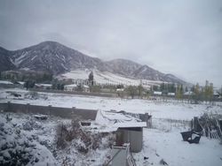 Заснеженный Кой-Таш. Ночью в селе выпал снег