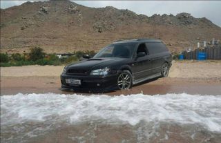 Subaru заехал на пляж Иссык-Куля, а Audi заехала в озеро <b><i>(фото, видео)</i></b>