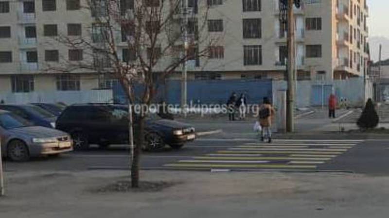 В Бишкеке на Масалиева-Бакаева не правильно нанесли пешеходную разметку, - читатель (фото)