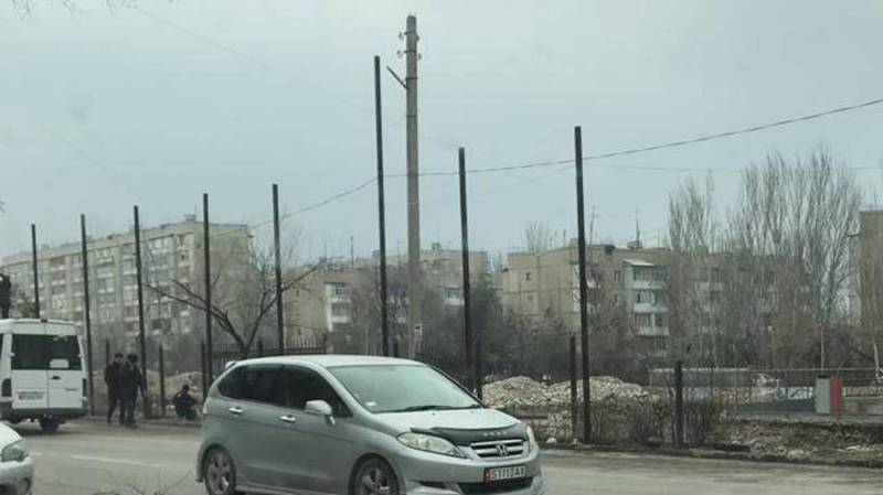 Законно ли начато строительство в 6 мкр на Сухе Батора-Каралаева, - бишкекчанин (фото)
