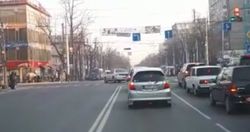 На Абдрахманова-Боконбаева дополнительный сигнал светофора мало горит, - бишкекчанин (видео)