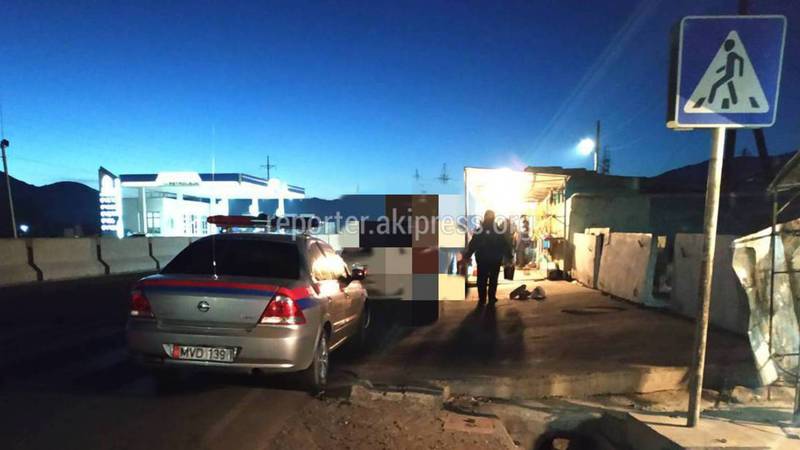 В г.Балыкчы водитель патрульной машины припарковался на «зебре», - очевидец (фото)