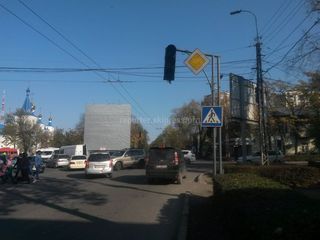 В Бишкеке на Тоголока Молдо - Жибек Жолу не работает светофор (фото)