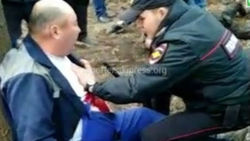 Видео — В Москве неизвестный напал с ножом на дворника из Кыргызстана