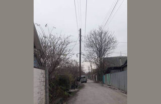 «Северэлектро» выровняло электростолб в Ашхабадском переулке, накренившийся из-за интернет-провайдера