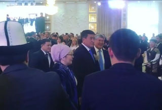В одном из ресторанов Бишкека проходит торжественный прием в честь инаугурации президента С.Жээнбекова <i>(видео)</i>